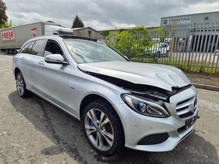 Sell my damaged Mercedes - blue Mercedes ready for Salvargo collection